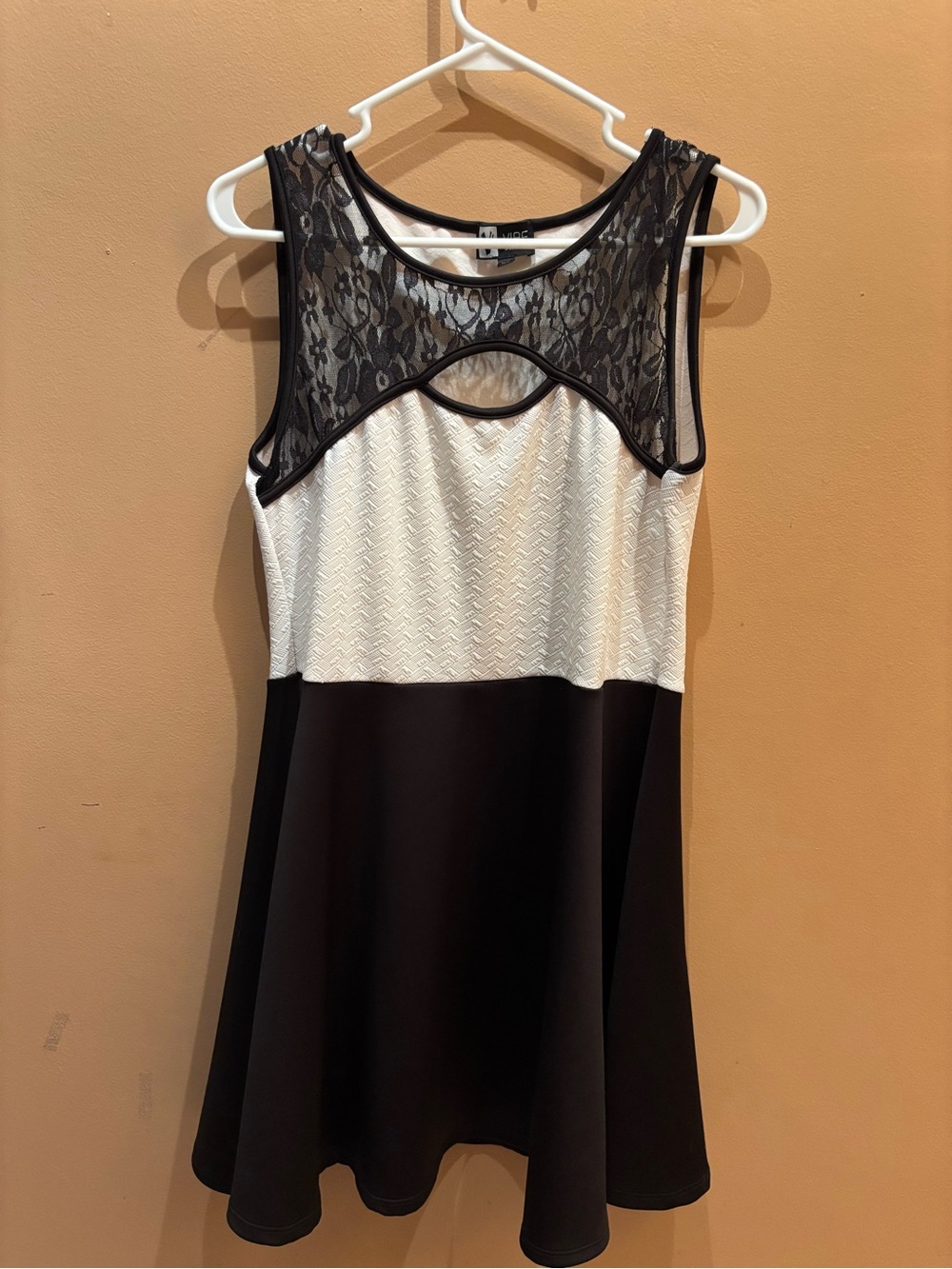 Vibe Sportswear White & Black Lace Tennis Dress Size XL